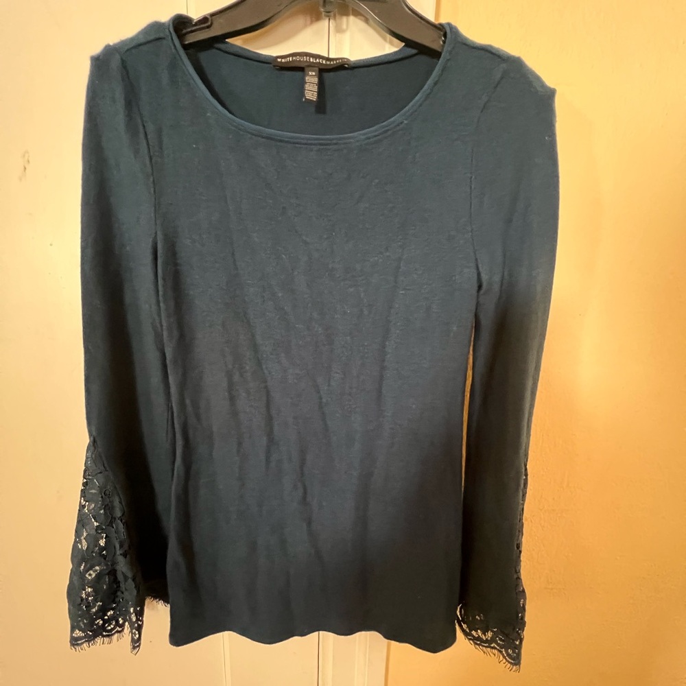 White House Black Market, green sweater blouse. Soft with lace sleeves. Size XS